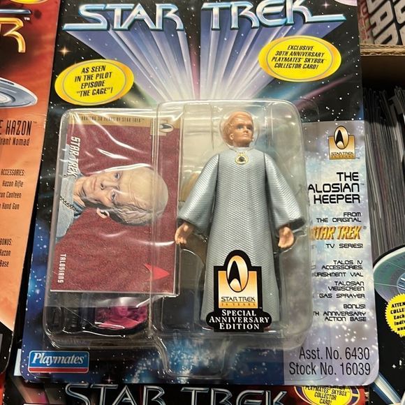 5 Star Trek / Star Trek Voyager Figures on Card (LT. Tom Paris, The Doctor, Klin - Picture 4 of 7